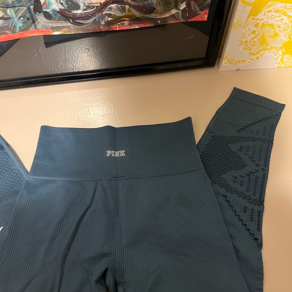 Victorias Secret Capri Leggings size Extra Small in a teal color - Picture 3 of 8